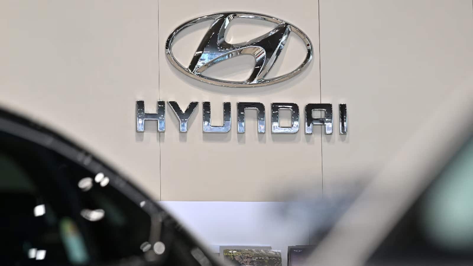 Hyundai Motor Q1 Results: प्रॉफिट 35% घटकर 889 करोड़ रुपये, रेवेन्यू में मामूली गिरावट