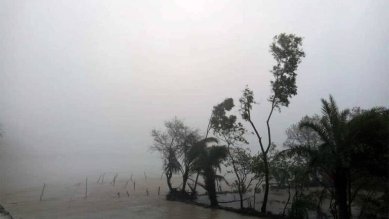 दिल्ली-NCR में मानसून ने फिर पकड़ी रफ्तार, UP-बिहार समेत 15 राज्यों में तेज बारिश का अलर्ट; जानें IMD का ताजा अपडेट