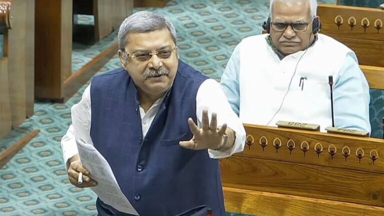 BREAKING: TMC सांसद कल्याण बनर्जी पर एक्शन, लोकसभा से किए गए निलंबित, महिला सांसदों पर की थी अभद्र टिप्पणी