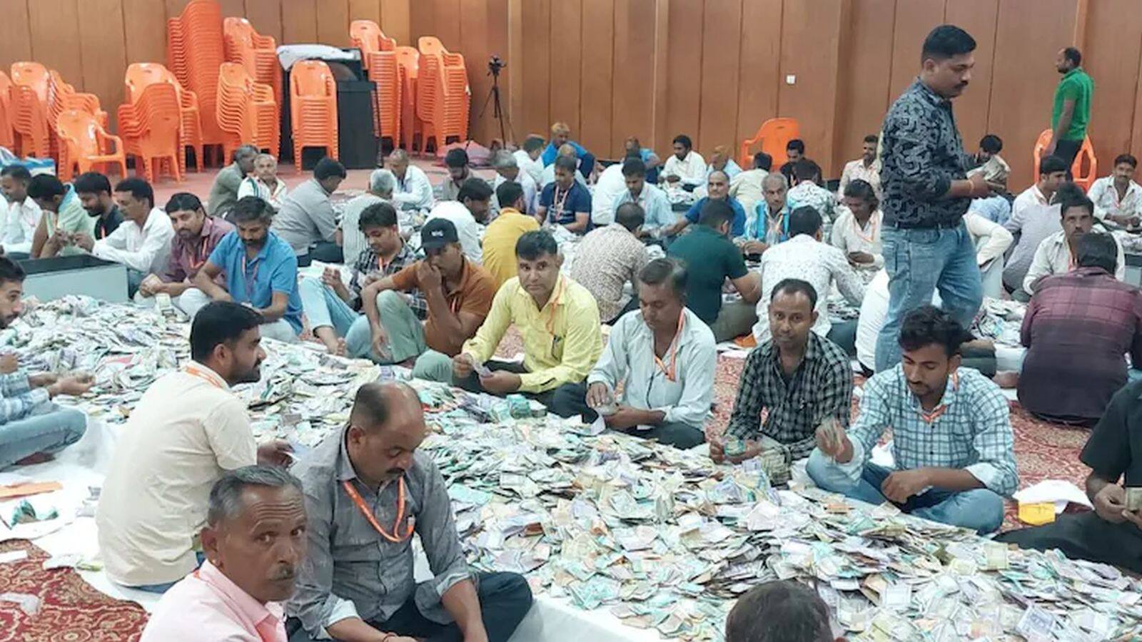 Viral News: राजस्थान का यह मंदिर क्यों कहलाता है कारोबारियों का 'बिजनेस पार्टनर'? हर महीने चढ़ते हैं 30-40 करोड़ रुपये दान