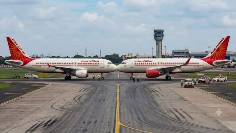 Mumbai Airport: भारी बारिश के बीच एक ही रनवे पर आमने-सामने आ गए दो विमान, मुंबई एयरपोर्ट पर ऐसे टला बड़ा हादसा