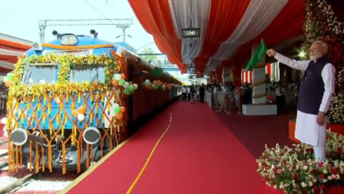 Hydrogen Train: देश को मिली पहली हाइड्रोजन ट्रेन, हरियाणा से PM मोदी ने हरी झंडी दिखाकर किया रवाना, जींद टू सोनीपत होगा रूट