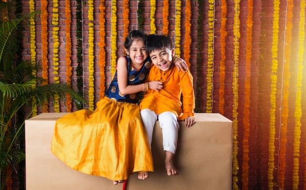 रक्षाबंधन पर करें ट्यूनिंग, भाई-बहन की मैजिक ट्रिक से फैमिली फोटो करे सुपरहिट!