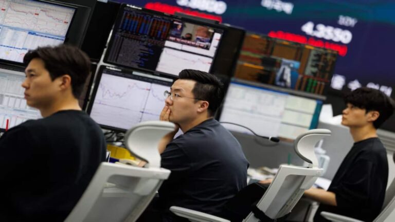 South Korea Market Crash: किसी का फ्लैट खरीदने का पैसा डूबा तो किसी की शादी की पूरी सेविंग्स स्वाहा
