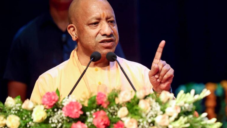 'जो लोग जय श्रीराम बोलने पर लाठी मारते थे, गोली चलाते थे, वे आज...', शामली में विपक्ष पर गरजे CM योगी, कहा-माफिया को जहन्नुम पहुंचा कर रहेंगे