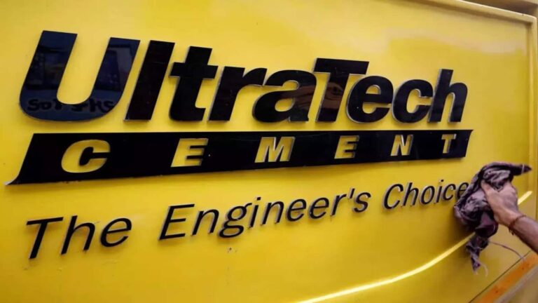 UltraTech Cement Q1 Results: मुनाफा 17% बढ़ा, रेवेन्यू रहा 16% ज्यादा; शेयर 2% उछला