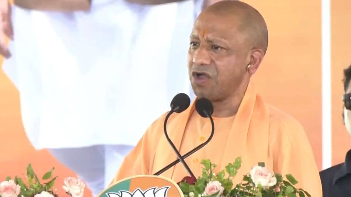 सड़कें, बिजली, पानी और एयरपोर्ट...सीएम योगी ने कुशीनगर को दीं 464 परियोजनाओं की सौगात, बोले- '9 साल में नो कर्फ्यू, नो दंगा, यूपी में सब चंगा'