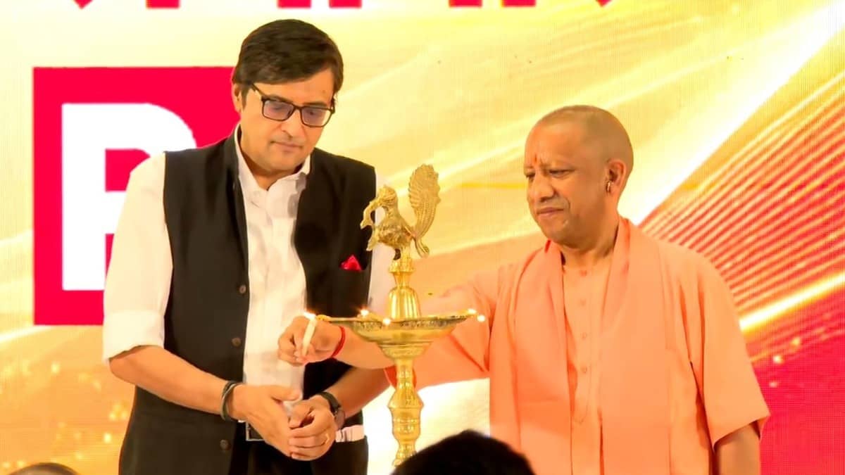 जब जेवर एयरपोर्ट को लेकर सीएम योगी ने अर्नब गोस्वामी से कही थी बड़ी बात, बताया था माफिया को मिट्टी में मिलाने के बाद यूपी में बही विकास की धारा