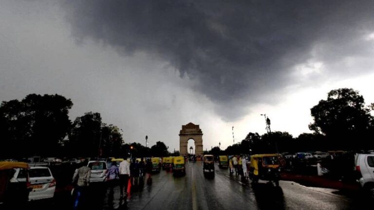Weather: दिल्ली-NCR में कल से मानसून करेगा तांडव, 22 राज्यों में भारी बारिश और तूफान का अलर्ट; जानें IMD का ताजा अपडेट