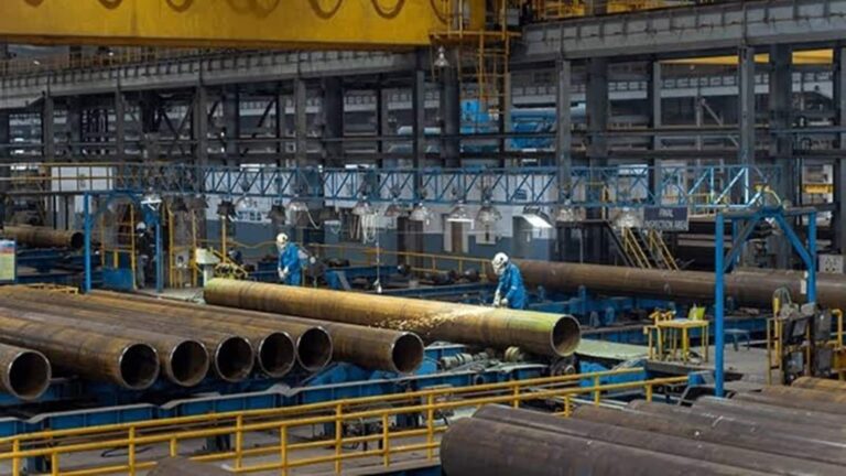 Stock in News: ₹1400 करोड़ के ऑर्डर का जश्न, 4% उछलकर शेयर पहुंचे एक साल के नए हाई पर, 5 महीने में 138% रिटर्न