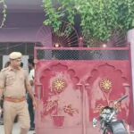 45 मिनट तक कट्टे के दम पर मां-बेटे बंधक, लाखों के जेवर और नकदी लूटकर बदमाश फरार