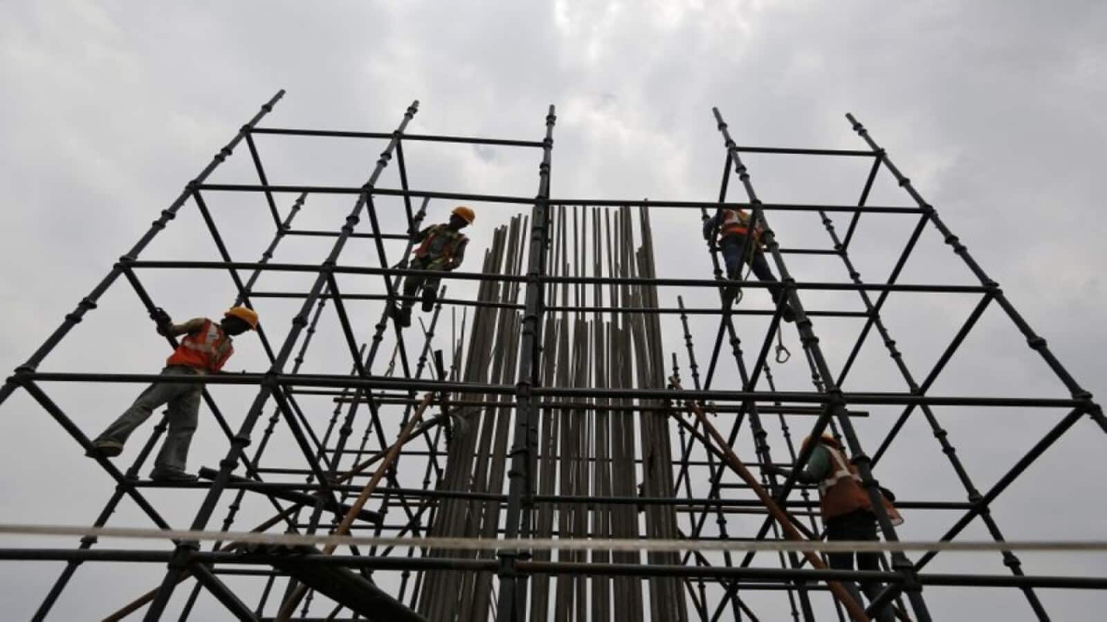 14% चढ़े Ashoka Buildcon के शेयर, RVNL के ऑर्डर पर भागे 6 साल में सबसे तेज