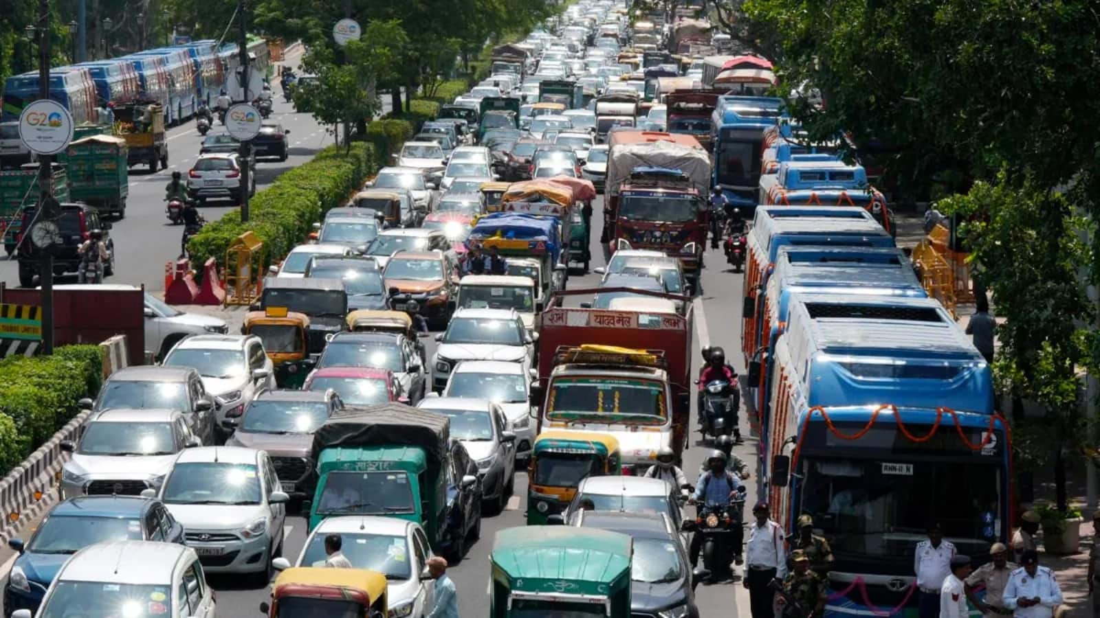 Delhi Traffic Advisory 13 August: लाल किले पर स्वतंत्रता दिवस की फुल ड्रेस रिहर्सल, इन रास्तों पर रहेगा भारी ट्रैफिक डायवर्जन