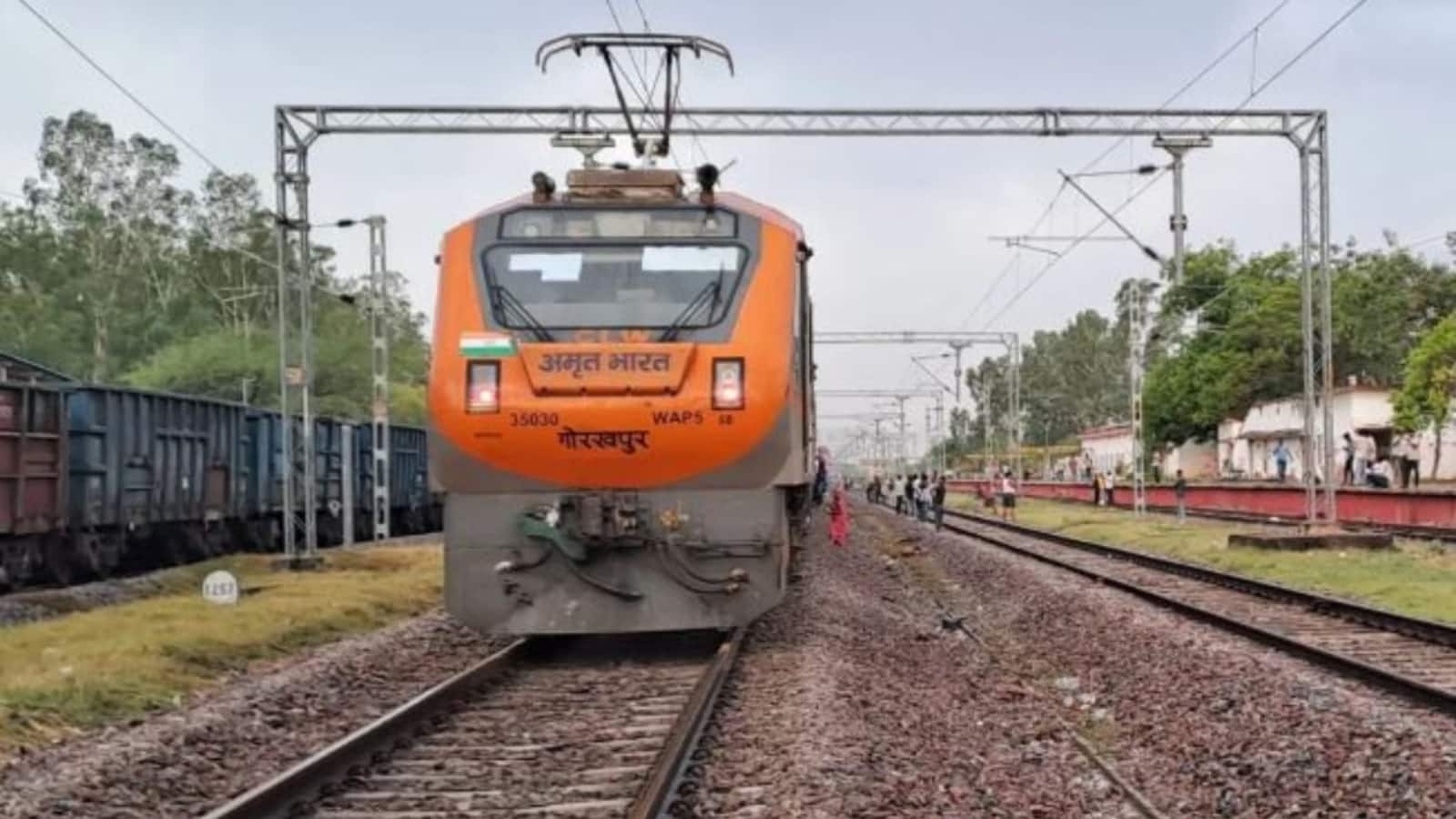 गोरखपुर-दिल्ली अमृत भारत एक्सप्रेस को मिली मंजूरी, 27 अगस्त से शुरू होगी सेवा, जानें टाइमिंग और रूट