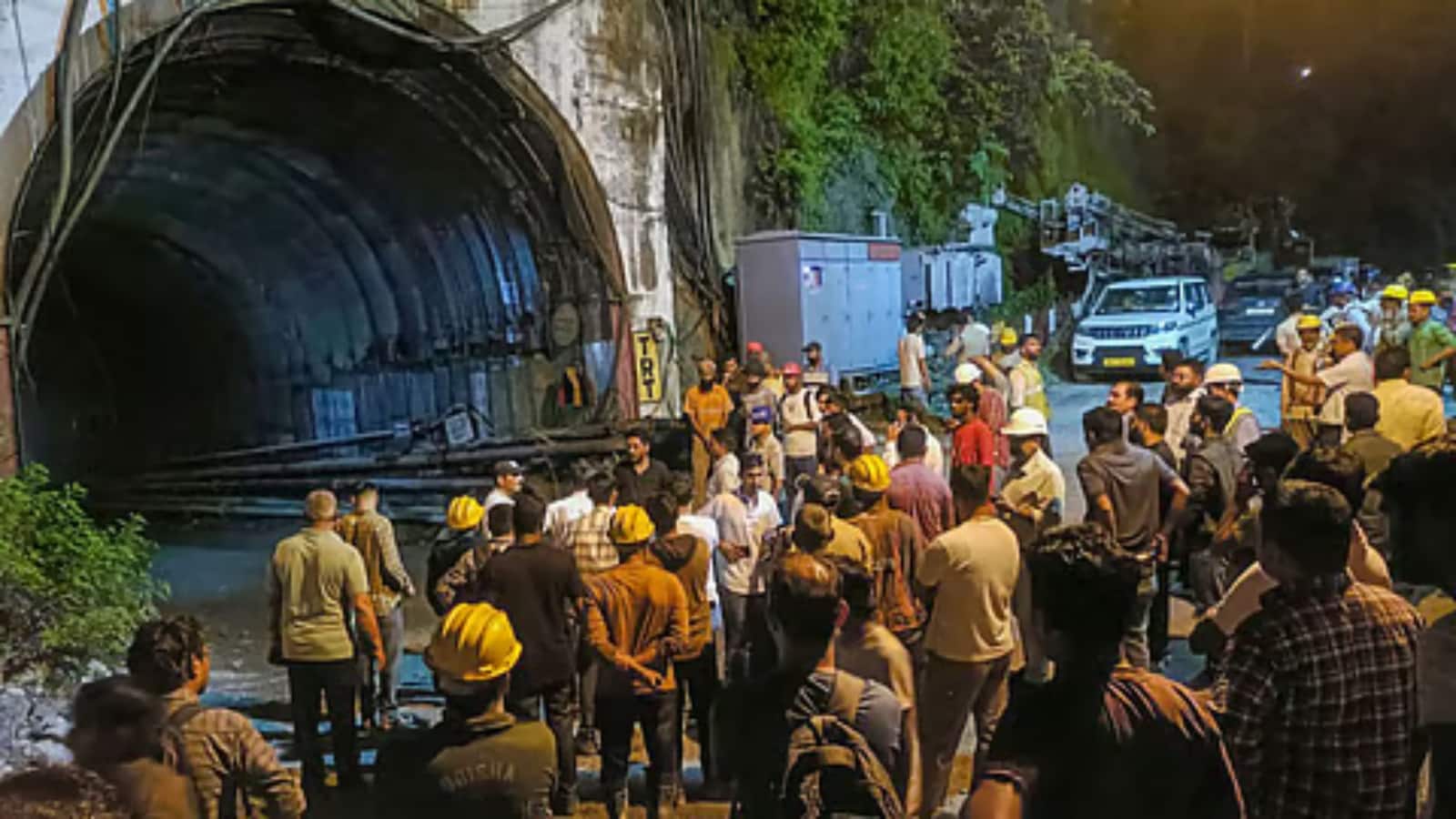 टनल में फंसे लोगों का रेस्क्यू करने पहुंची स्पेशल टीम, जानिए नेपाल की मदद में भारत ने कैसे झोंकी ताकत