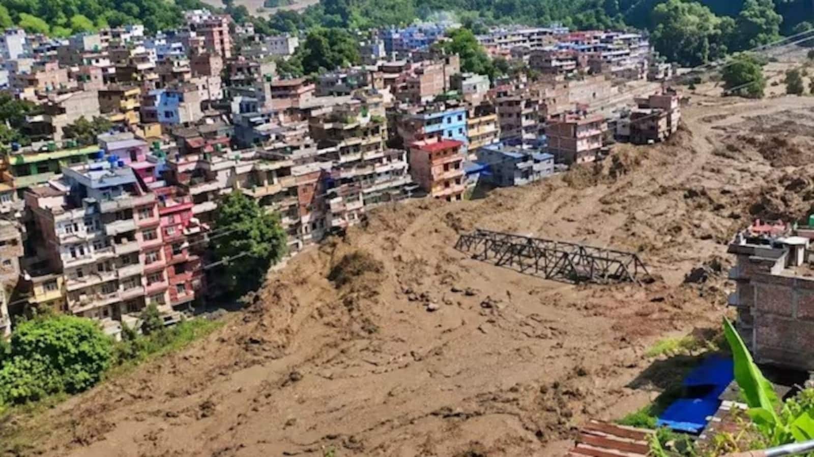 नेपाल में तबाही के बाद यूपी अलर्ट पर! सीमावर्ती जिलों में बढ़ाई गई निगरानी, राकेश टिकैत भी बाढ़ में फंसे