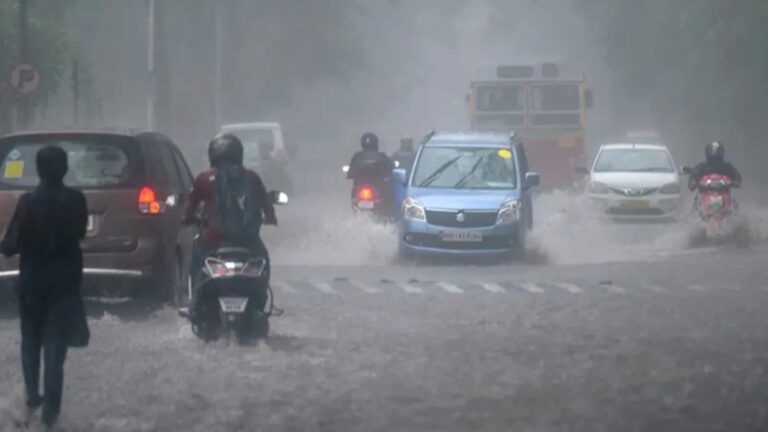 Weather Update: इन 4 इलाकों में पूरे सप्ताह भारी बारिश का तांडव! IMD ने बताया दिल्ली-राजस्थान से यूपी-बिहार तक कैसा रहेगा मौसम