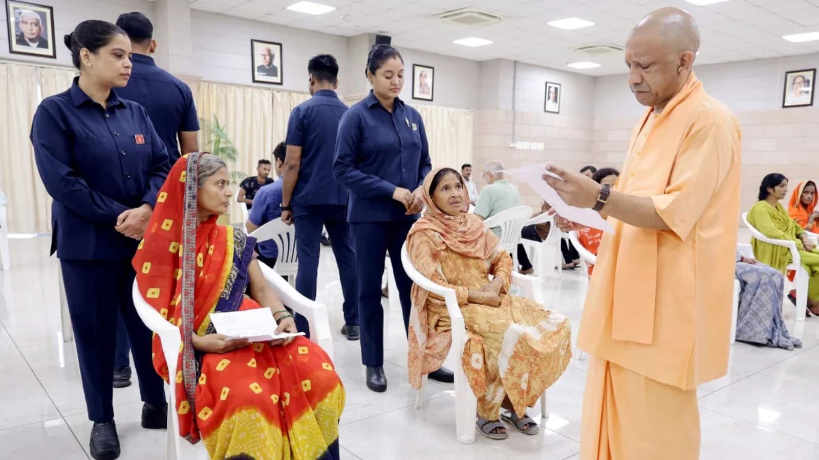मेरे पास 5 गाय हैं और भी रखने के लिए जगह... सीतापुर की पूनम देवी की ये बात सुनते ही CM योगी ने पशुधन विभाग को दिया ये आदेश