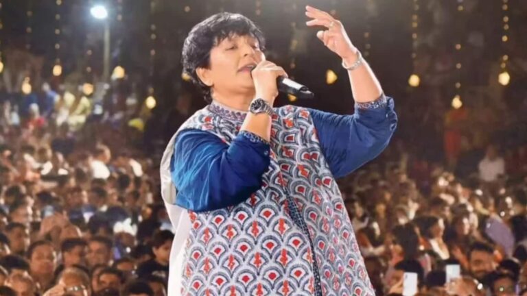 Falguni Pathak: मुंबई में फाल्गुनी पाठक के नवरात्रि शो का टिकट प्राइस  2.04 लाख, फैंस बोले-'ये तो खुल्लम-खुल्ला लूट'