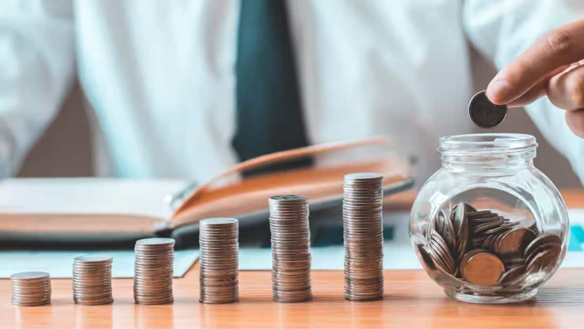 इन बैंकों में FD पर मिल रहा 8.5% तक का ब्याज! रिटायरमेंट के बाद 10 लाख फिक्स करने पर समझिए इंट्रेस्ट इनकम का पूरा कैलकुलेशन