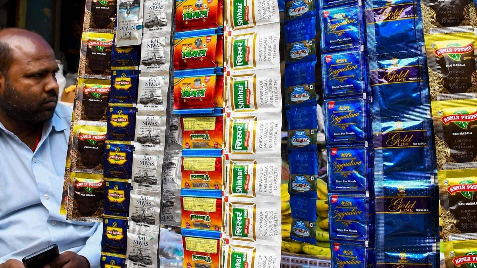 FSSAI bans plastic: पान मसाला और गुटखा छोटे प्लास्टिक पाउच में नहीं आएगा! नया नियम लागू होने पर जानें कैसे बिकेगा माल