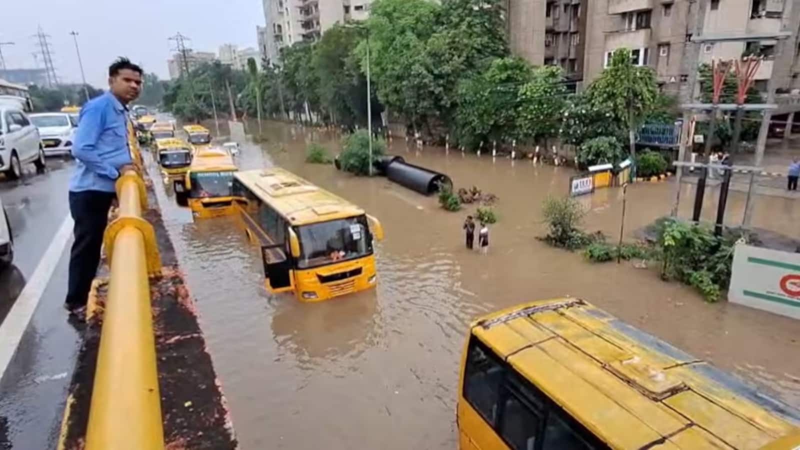 गुरुग्राम में 25 अगस्त को वर्क फ्रॉम की सलाह! भारी बारिश के बाद प्रशासन ने जारी की एडवाइजरी