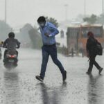 UP Heavy Rain: यूपी में भयंकर बारिश का अलर्ट! इन जिलों के लिए अगले 24 घंटे रहेंगे खतरनाक...IMD ने जारी किया अलर्ट