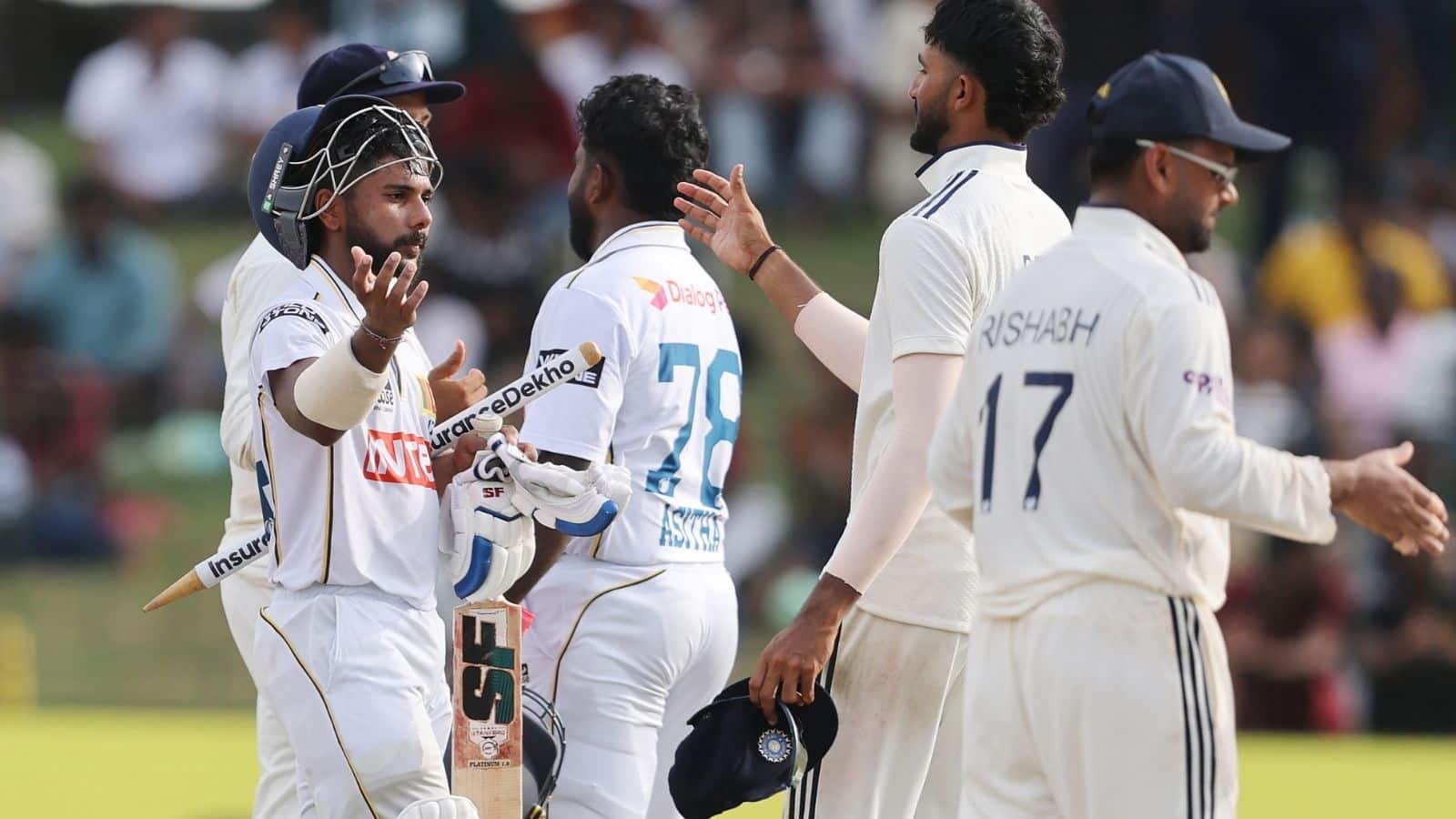'नो बॉल के फाइन से सभी खिलाड़ी डिनर करें...' टेस्ट में नो बॉल डालने वाले गेंदबाज को लेकर गावस्कर ने दिया अनोखा उपाय