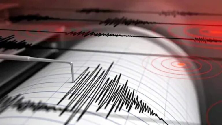 Indonesia Earthquake: इंडोनेशिया में फिर कांपी धरती, 7.6 की जोरदार भूकंप से हिला फ्लोरेस आईलैंड, सुनामी को लेकर अलर्ट