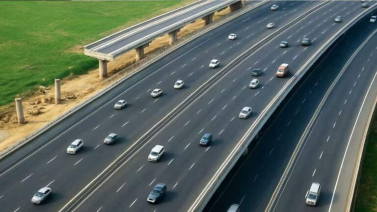 टोल फ्री हुई कानपुर-लखनऊ एक्‍सप्रेसवे! NHAI ने सड़क बनाने वाली कंपनी पर लिया ये एक्शन