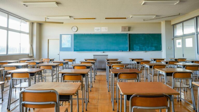 12 अगस्त तक नहीं खुलेंगे स्कूल-कॉलेज! कांवड़ यात्रा को लेकर यूपी के इन जिलों में प्रशासन का बड़ा फैसला