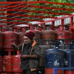 LPG Price Today August 25: गैस सिलेंडर के दाम में फिर आया बड़ा ट्विस्ट! दिल्ली से मुंबई तक जानिए 14.2 KG और कमर्शियल LPG के नए रेट