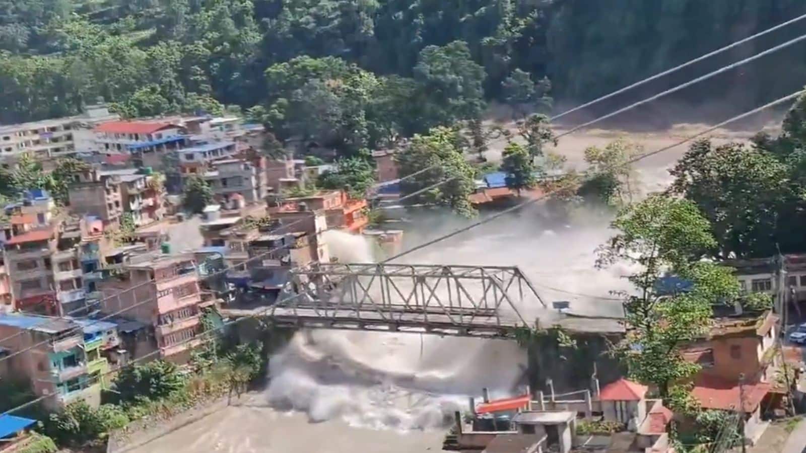 Nepal Flood News: नेपाल में आई भयानक बाढ़ से बिहार में हाई अलर्ट! इन 5 जिलों के लोगों को सतर्क रहने की जरूरत