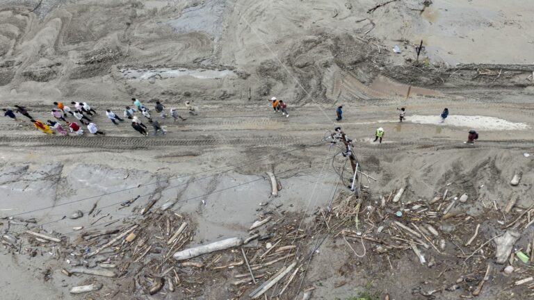 Nepal Flood: 'शायद इस बार फोन उठ जाए...' नेपाल बाढ़ में लापता स्वाति के परिवार ने नहीं छोड़ी उम्मीद