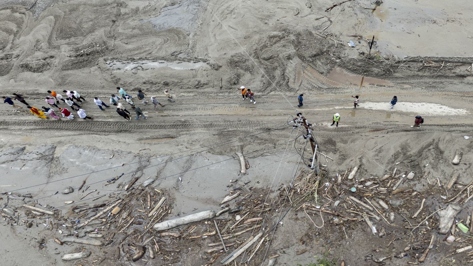 Nepal Flood: 'शायद इस बार फोन उठ जाए...' नेपाल बाढ़ में लापता स्वाति के परिवार ने नहीं छोड़ी उम्मीद