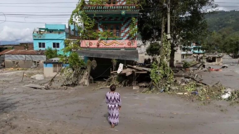 Nepal Flood Update: 'चीन में फंसे हैं 400 से अधिक भारतीय, 320 अब भी लापता'; नेपाल त्रासदी पर विदेश मंत्रालय ने क्या बताया?