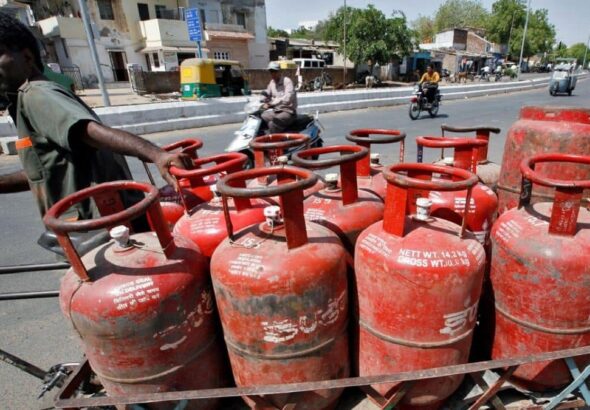 LPG Price 31 August 2026: महीने के आखिरी दिन जानें गैस सिलेंडर का ताजा भाव, दिल्ली-मुंबई समेत इन शहरों में कितनी है कीमत