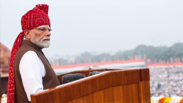 शासन प्रमुख के तौर पर लगातार तिरंगा फहराने का नया रिकॉर्ड बना गये मोदी!