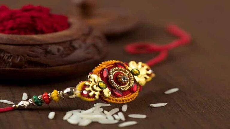 Raksha Bandhan 2026: 28 अगस्त को चंद्रमा को लगेगा ग्रहण, जानें कैसा होगा रक्षा बंधन का त्योहार और किस समय बांधी जाएगी राखी