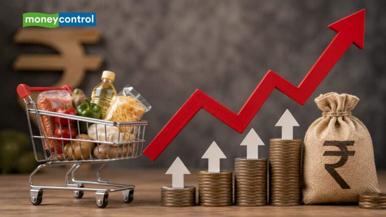 Retail Inflation : लगातार चौथे महीने महंगाई बढ़ी, रिटेल इंफ्लेशन जुलाई में 4.45% हुई; RBI के लिए बढ़ेगी मुश्किल