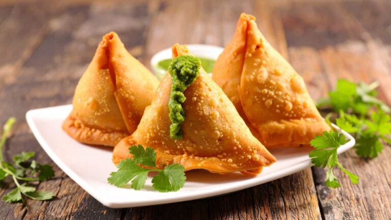 बारिश में समोसे खाने की हुई इच्छा, Swiggy से ऑर्डर किया तो 104 रुपये का बिल देख रह गई हैरान, वायरल पोस्ट पर लोगों ने दिए मजेदार रिएक्शन