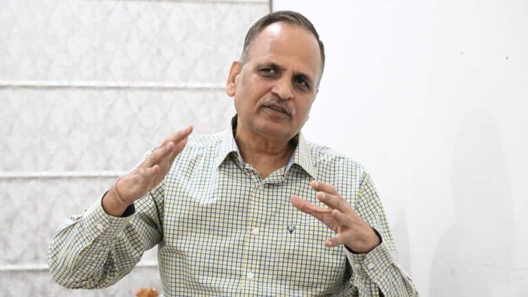 जल बोर्ड टेंडर घोटाले में बड़ा एक्शन, AAP नेता सत्येंद्र जैन गिरफ्तार, 1.52 करोड़ की रिश्वत का आरोप