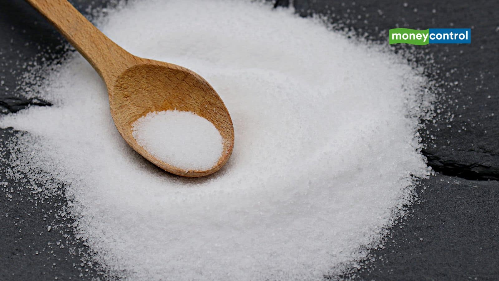 Sugar Price: भाव में आ सकती है नरमी, सरकार ने विदेश भेजी जाने वाली चीनी को घरेलू बाजार में बेचने की मंजूरी दी
