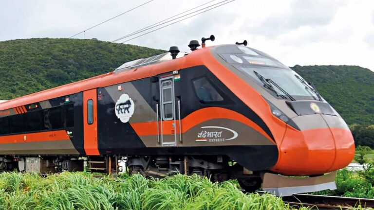 Vande Bharat Sleeper Trains: अब 24 की जगह सिर्फ 16 घंटे में पूरा होगा सफर, इस रूट पर 'वंदे भारत' स्लीपर ट्रेन की घोषणा