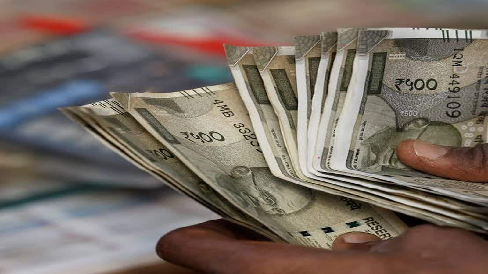 Pension News: इमरजेंसी के दौरान जेल गए लोगों को हर महीने मिलेंगे 10,000 रुपये, सरकारी बसों में कर सकेंगे मुफ्त यात्रा