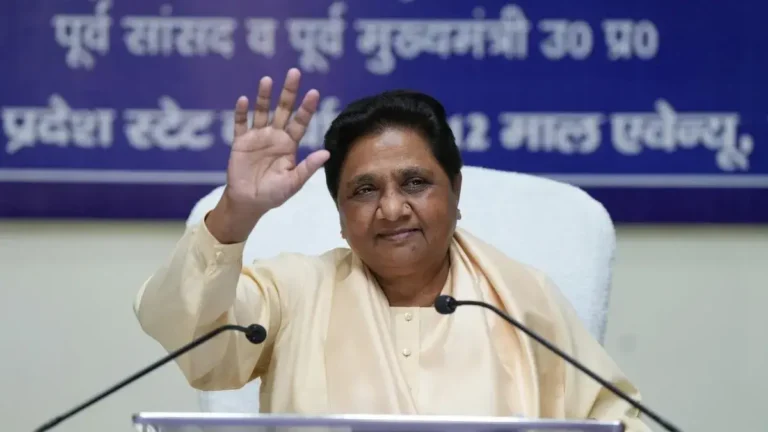 यूपी विधानसभा चुनावों से पहले मायावती ने अपने समधी पर लिया एक्‍शन, आकाश आनंद के ससुर अशोक सिद्धार्थ को फिर किया BSP से बाहर, जानिए क्यों?