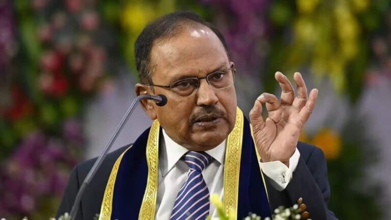 ‘आजादी सिर्फ मनमानी नहीं, जिम्मेदारी भी है’ लोकमान्य तिलक पुरस्कार समारोह में अजीत डोभाल का युवाओं को संदेश