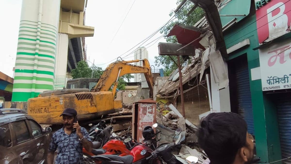 कापूरबावड़ी जंक्शन स्थित करोड़ों की संपत्ति पर बिना नोटिस कार्रवाई का आरोप, नागरिकों ने की न्याय की मांग
