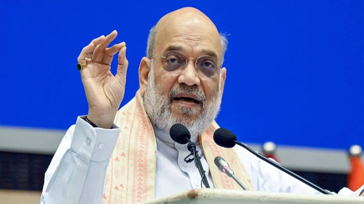 'कोई सपने में भी कैसे सोच सकता है कि वंदे मातरम अधूरा छोड़ दिया जाए?', कांग्रेस पर बरसे अमित शाह, कहा- थोड़ी भी शर्म बची है तो...