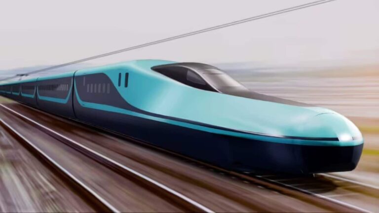 Bullet Train Update: मुंबई-अहमदाबाद बुलेट ट्रेन को लेकर बड़ा अपडेट, 30 मीटर नीचे बन रहा BKC स्टेशन, सूरत स्टेशन ने लिया भव्य आकार